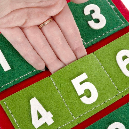 Adventskalender für Kinder Leer Personalisierbar Weihnachtsmann Groß DIY Zum Befüllen und Aufhängen Weihnachtsdekoration Adventszeit Filz 22252