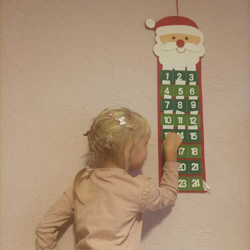 Adventskalender für Kinder Leer Personalisierbar Weihnachtsmann Groß DIY Zum Befüllen und Aufhängen Weihnachtsdekoration Adventszeit Filz 22252