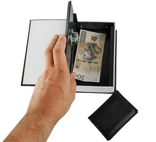 Safe – eine in einem Buch versteckte Box, 18 cm x 11,5 cm