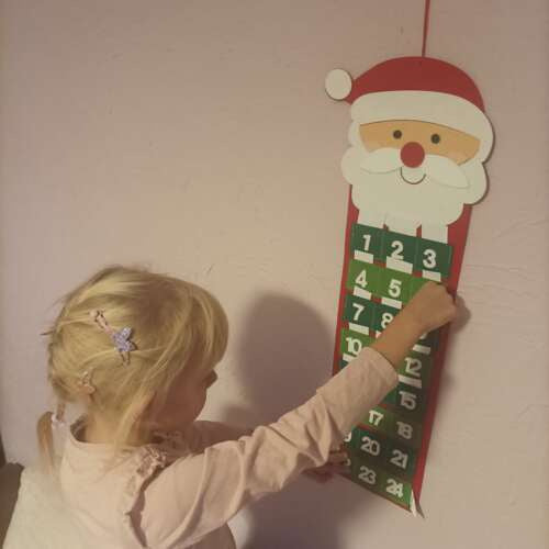 Adventskalender für Kinder Leer Personalisierbar Weihnachtsmann Groß DIY Zum Befüllen und Aufhängen Weihnachtsdekoration Adventszeit Filz 22252