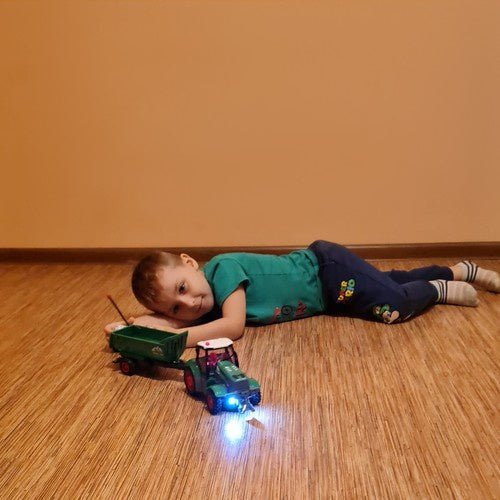 Ferngesteuerter Traktor mit Anhänger und Kipper – LED Licht, Grün - Easy2sell - Deluxe
