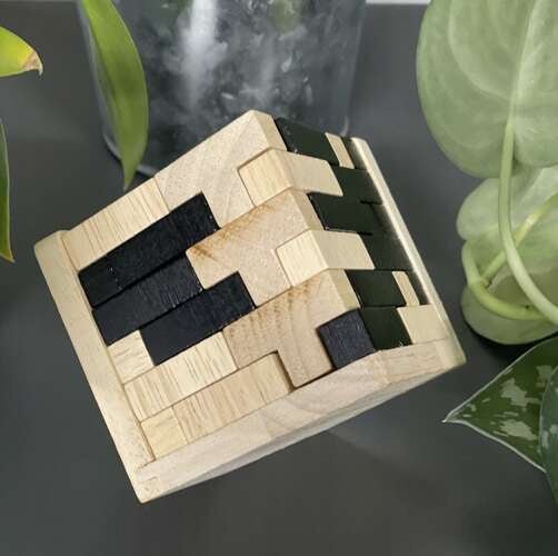 Holzstapelwürfel Puzzle – 3D Logikspiel aus Holz mit 52 T - Blöcken - Easy2sell - Deluxe