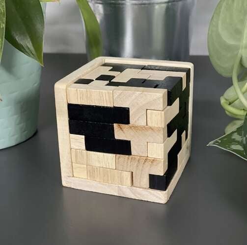 Holzstapelwürfel Puzzle – 3D Logikspiel aus Holz mit 52 T - Blöcken - Easy2sell - Deluxe