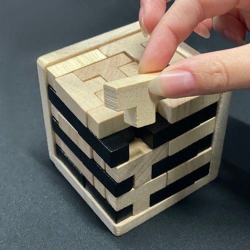 Holzstapelwürfel Puzzle – 3D Logikspiel aus Holz mit 52 T - Blöcken - Easy2sell - Deluxe