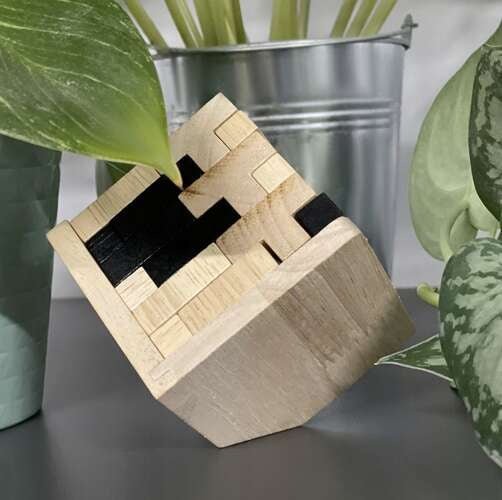 Holzstapelwürfel Puzzle – 3D Logikspiel aus Holz mit 52 T - Blöcken - Easy2sell - Deluxe