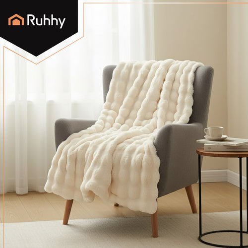 Kuscheldecke 160x100 cm Weiß – Weiche Tagesdecke aus Kunstfell & Plüsch - Easy2sell - Deluxe