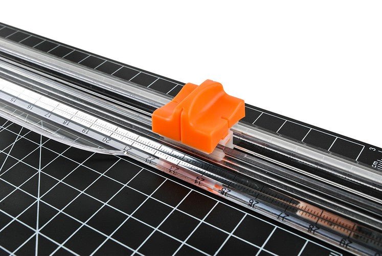 Papierschneidemaschine A3 12 Blatt Fingerschutz Lineal Winkelmesser Guillotine